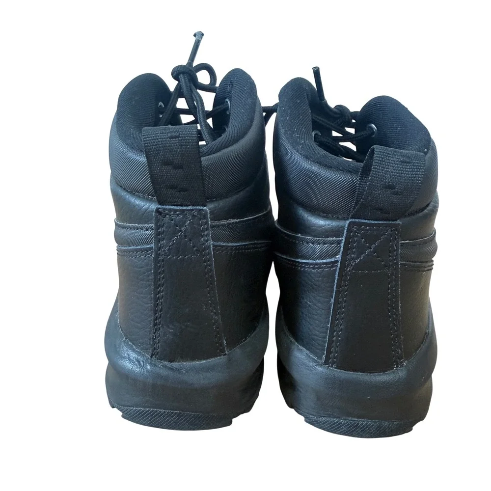 Nike classic manoa